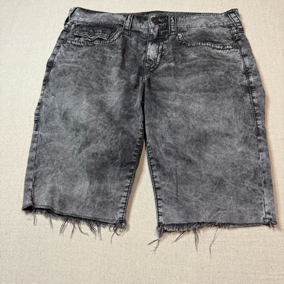 True Religion Men's Ricky Relaxed Straight Leg Denim Shorts - Size 34 Black Gray - Picture 1 of 6